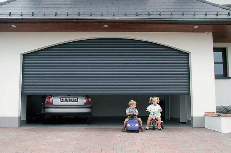 The Advantages of Roll-up Garage Doors