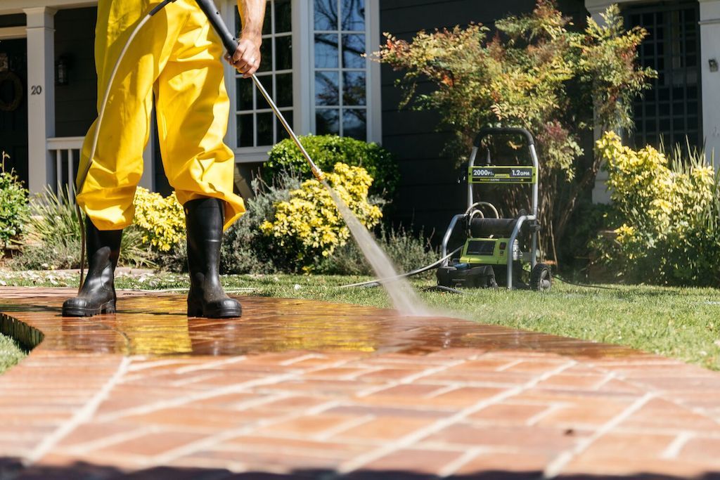How to Clean Your Concrete with a Pressure Washer