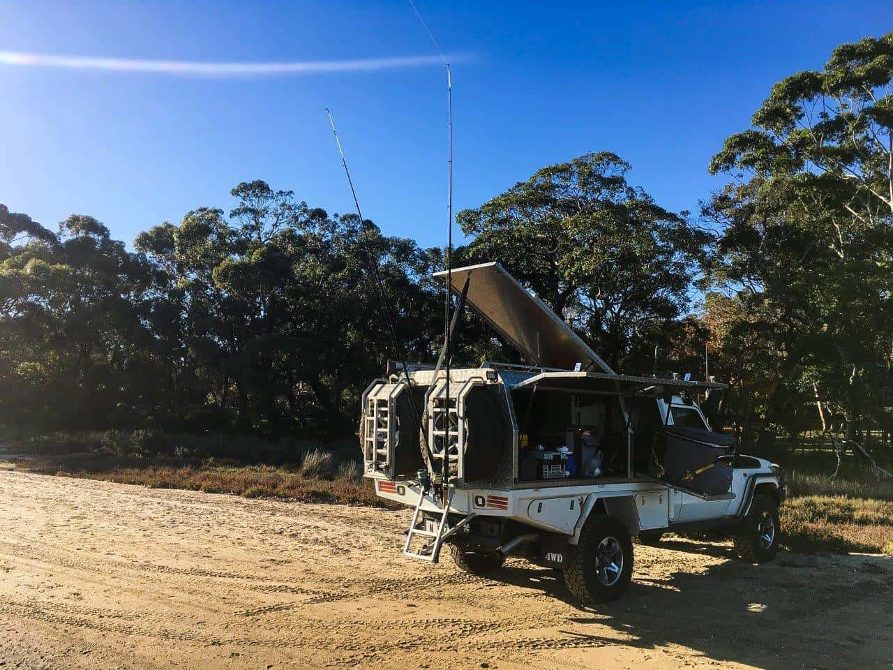 Why You Should Choose a UTE Canopy with a Roof Rack